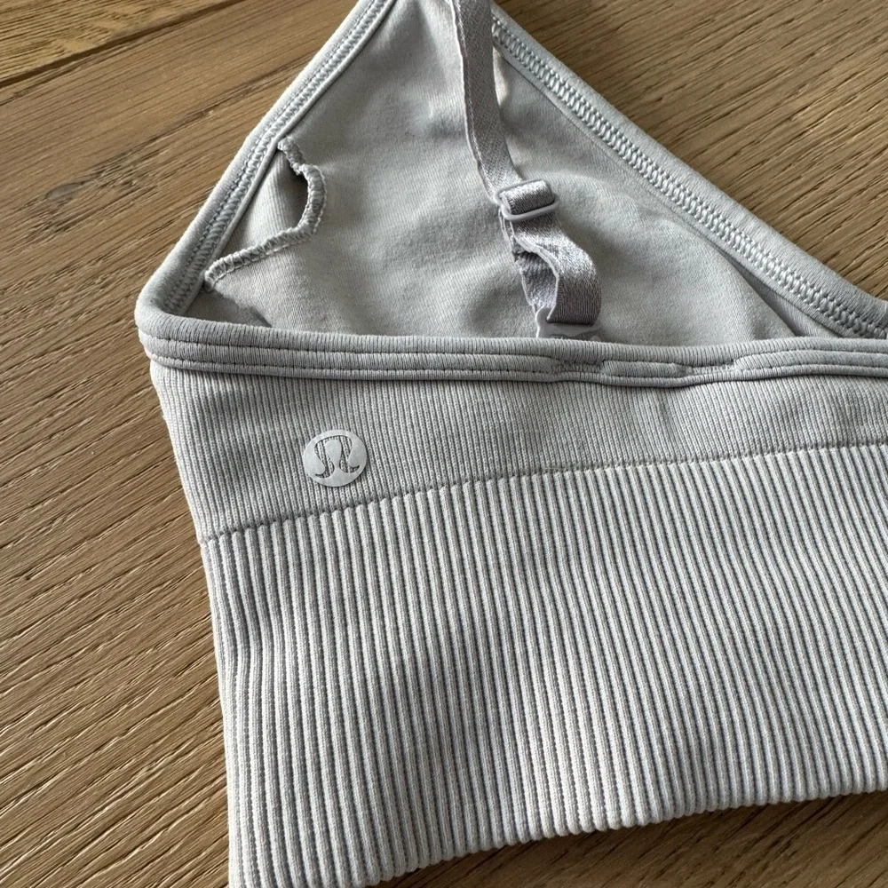 Lululemon Gray Awakening Bra Taryn Toomey Size 2 - Picture 5 of 8